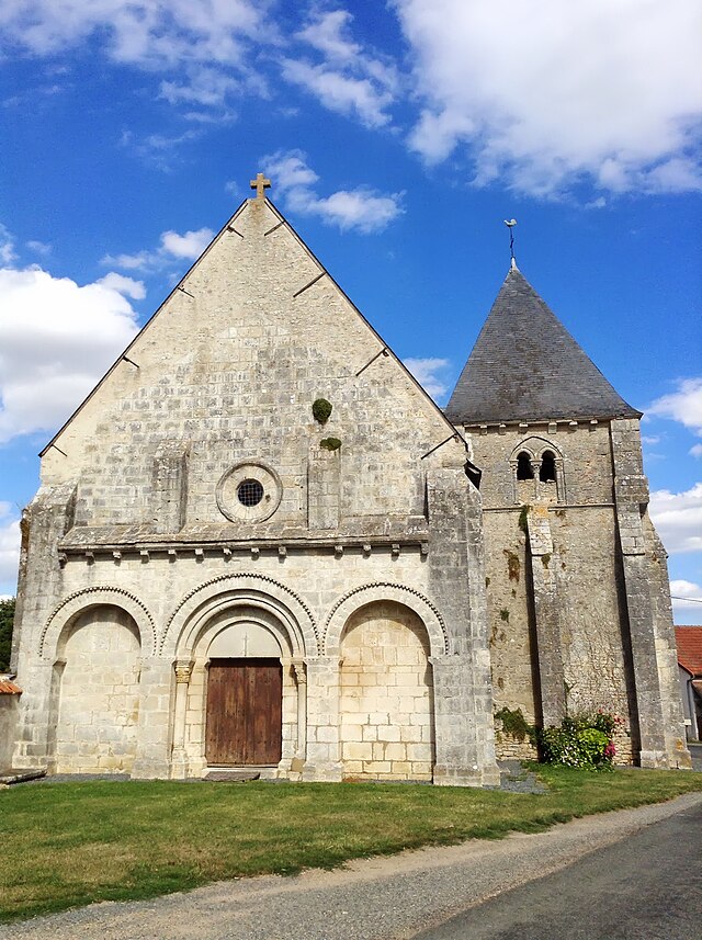 Ang Simbahan sa Saint-Martin, sa Montlouuis