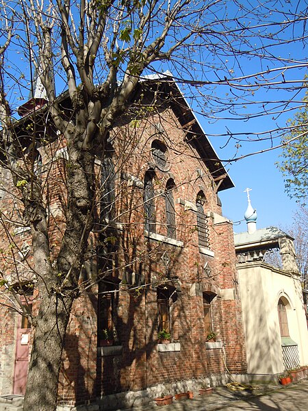 Fichier:Église orthodoxe Saint-Serge - coté sud.JPG