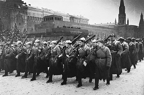 Вторая мировая ссср. Парад 7 ноября 1941 г на красной площади в Москве. Военный парад 7 ноября 1941 года. День проведения военного парада на красной площади в 1941 году. Битва за Москву 7 ноября 1941 года.