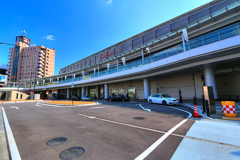 File:高岡駅.jpg