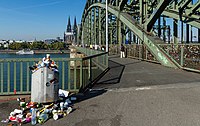 Rank: 20 Trash can at the Hohenzollern Bridge in Cologne