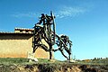 Detalle de escultura al aire libre con ramas -Horse-, en Arroyo Cerezo (Castielfabib), 2015.