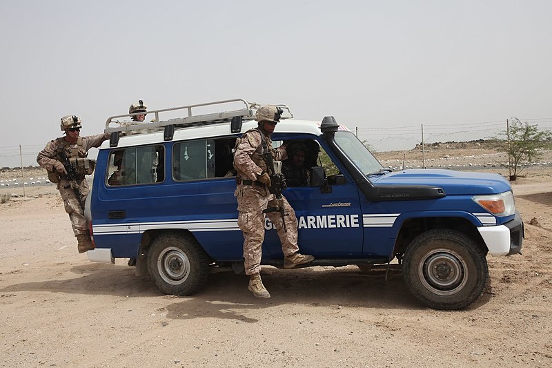 File:13th MEU trains with GIGN pic 6.jpg