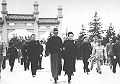 1948 Chiang Soong visit Sun Yatsen mousolium.