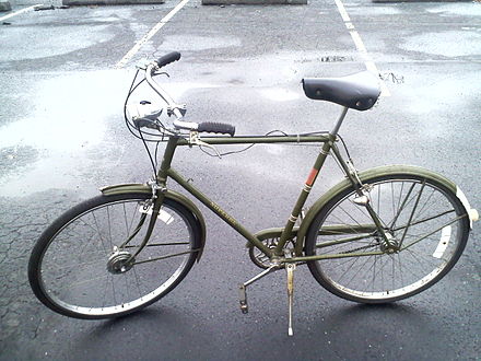 Three-speed 1971 Raleigh Superbe sports roadster with 26-inch tires and Dynohub