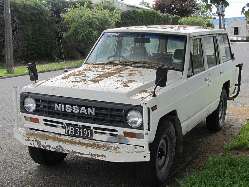 File:1985 Nissan Patrol LWB.JPG