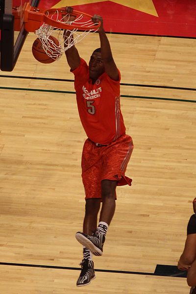 File:20140402 MCDAAG Kevon Looney dunk.JPG