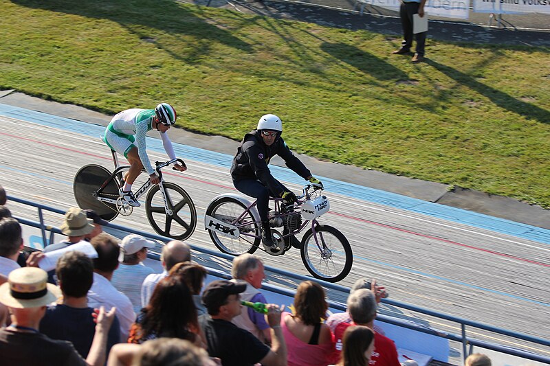 File:2015-08-22 Derny European Championship Radrennbahn Hannover 174941.jpg