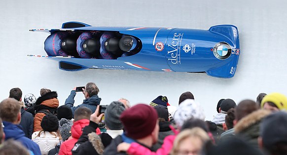 Infoseite Bobteam Brad Hall (Großbritannien) im 3. Lauf des 4er-Bob-Wettbewerbs bei den Bob- und Skeletonweltmeisterschaften 2020 in Altenberg Foto: Sandro Halank