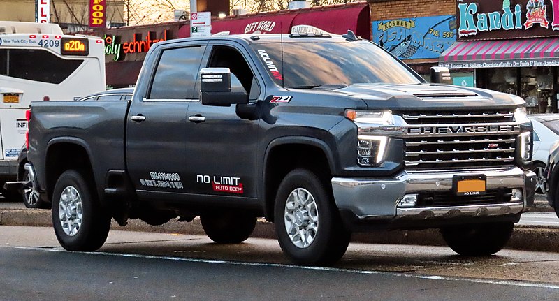 File:2020 Chevrolet Silverado 2500 LTZ Z71, front 2.11.20.jpg