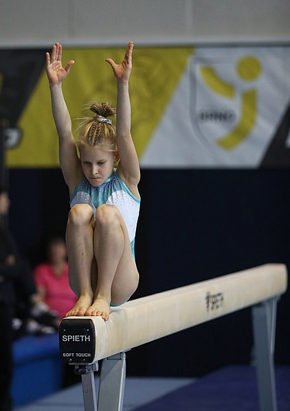 File:2022-11-19 WAG all-around competition II Balance beam at Jan Gajdoš Memorial 2022 (Martin Rulsch) 394.jpg