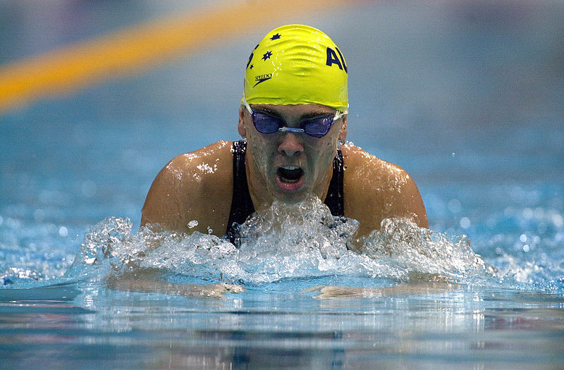 File:211000 - Swimming 200m medley SM10 Justin Eveson action 2 - 3b - 2000 Sydney event photo.jpg