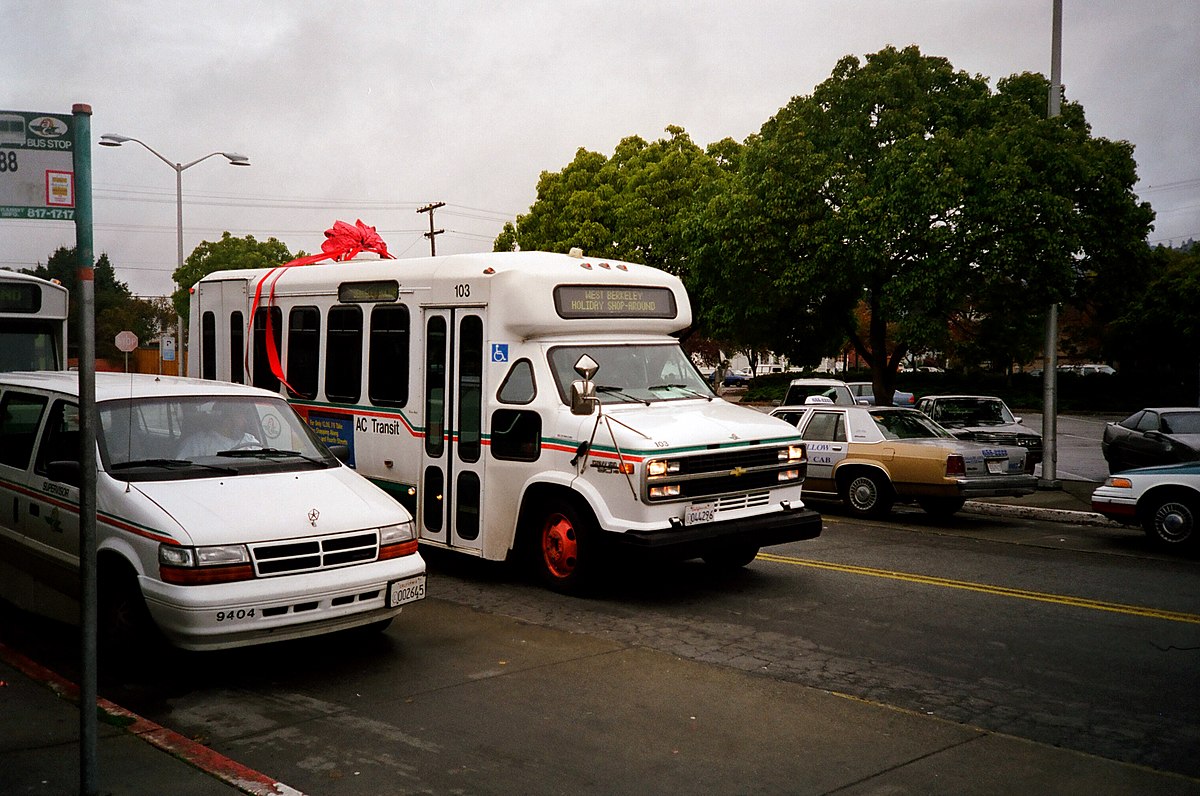 File:AC Transit 103 and 9404 (21138718262).jpg - Wikimedia Commons.