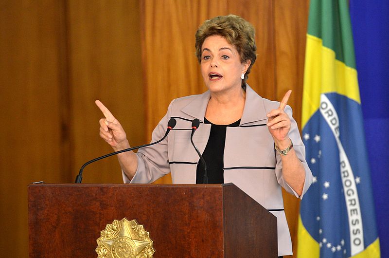 File:A presidente Dilma Rousseff durante cerimônia contra o impeachment em 31 de março de 2016.jpg