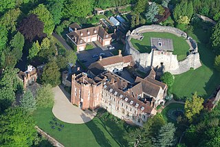 <span class="mw-page-title-main">Farnham Castle</span> Historic site