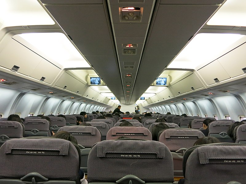 File:Airplane cabin.jpg - Wikimedia Commons