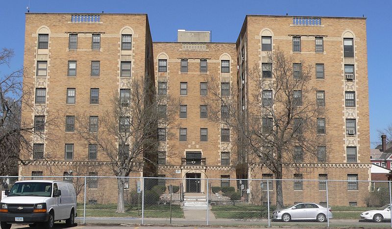 File:Alhambra Apartments (Sioux City) from S 1.JPG