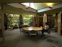 Interior of the library AucklandBGLibrary.jpg