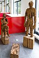 English: The sculptures "Threatened Family" of the exhibition "Traces of humanity" in Munich in the house of the Munich trade unions. Deutsch: Die Skulptur "Bedrohte Familie" der Ausstellung "Spuren des Menschseins" im Münchner Gewerkschaftshaus.