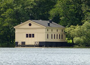 Drottningholms Slott: Slottets historik, Slottsrum i urval, Slottsparken, skulpturer och fontäner