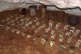 Ритуальные горшки в пещере Баланканче