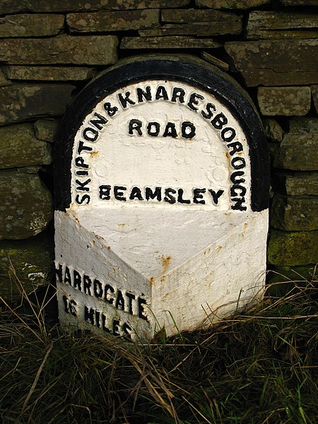 File:Beamsley Milepost - geograph.org.uk - 1700646.jpg