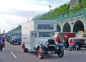 1933 Bedford to-ton Luton varevogn