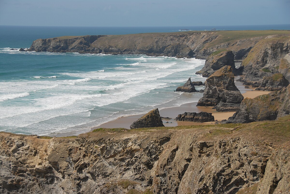 File:Steep steps to Bedruthan Beach - geograph.org.uk - 1013897.jpg -  Wikimedia Commons