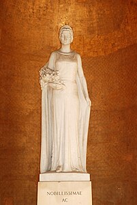 Статуа на кралицата во споменикот на кралицата Астрид во Лакен.