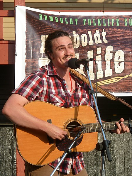 File:Berel Alexander Humboldt Folklife Festival 2011 at Blue Lake in Humboldt County CA July 2011.jpg