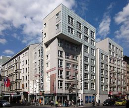 Berlin, Kreuzberg, Friedrichstrasse 43-44, Haus am Checkpoint Charlie.jpg