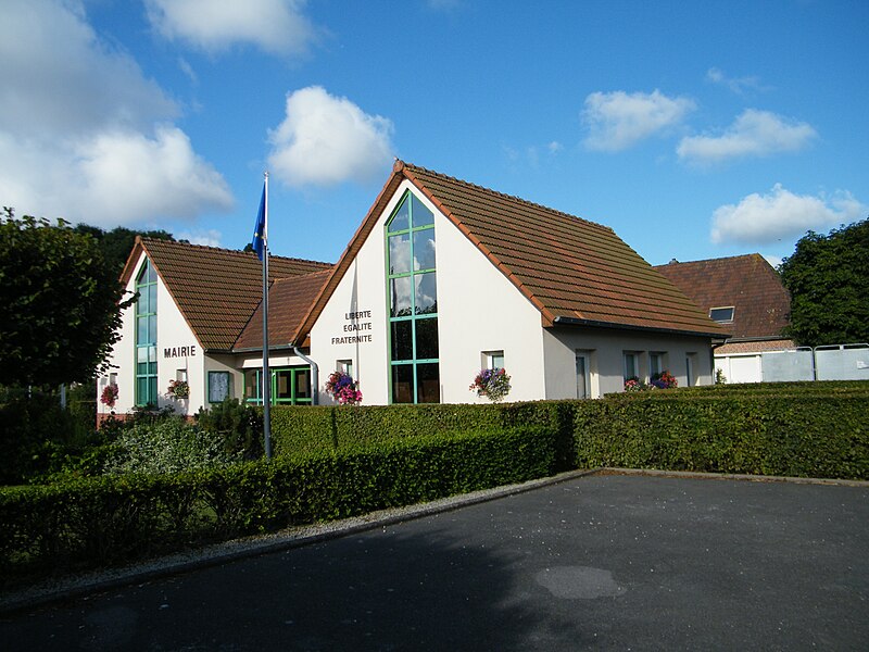 File:Berneval-le-Grand, Seine-Maritime, France, église, mairie.JPG