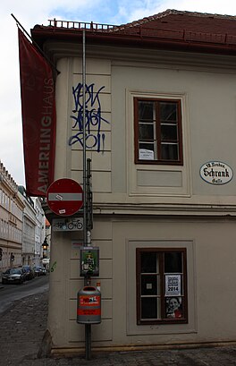 So kommt man zu Bezirksmuseum Neubau mit den Öffentlichen - Mehr zum Ort Hier