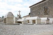 Gräber aus der Karolingerzeit auf dem Friedhof der Kirche Saint-Sauveur