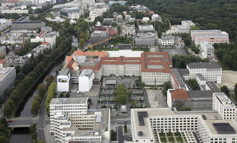 File:Bundesministerium der Verteidigung in Berlin.jpg