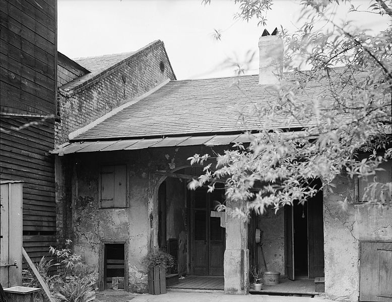 File:Burgundy Street La Rionda Courtyard New Orleans 1938.jpg