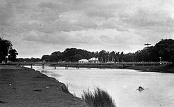 COLLECTIE TROPENMUSEUM Brug de Atjeh nehri üzerinde.  TMnr 60008380.jpg