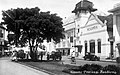 COLLECTIE TROPENMUSEUM Kantour van de Nederlandsch Indische Escompto Maatschappij aan de Groote Postweg Bandoeng TMnr 10014688.jpg