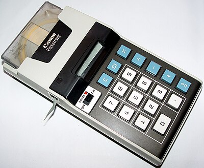 17 калькулятор. Canon Pocketronic calculator. Калькулятор 1970 года. Первый карманный калькулятор в мире Pocketronic. Первый карманный калькулятор в мире Pocketronic 1971 года.