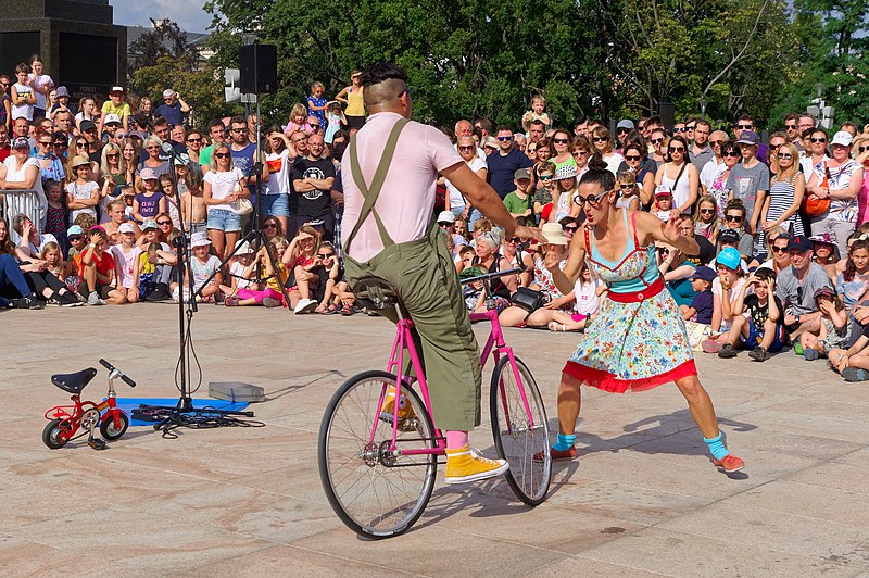 File:Carnaval Sztukmistrzów - Cia. Alta Gama - Adoro - 20190727 1623 4892.jpg