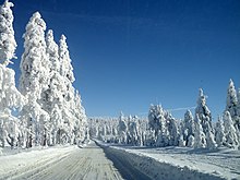 Zufahrtsstraße zum Gipfel im Winter 2012/2013