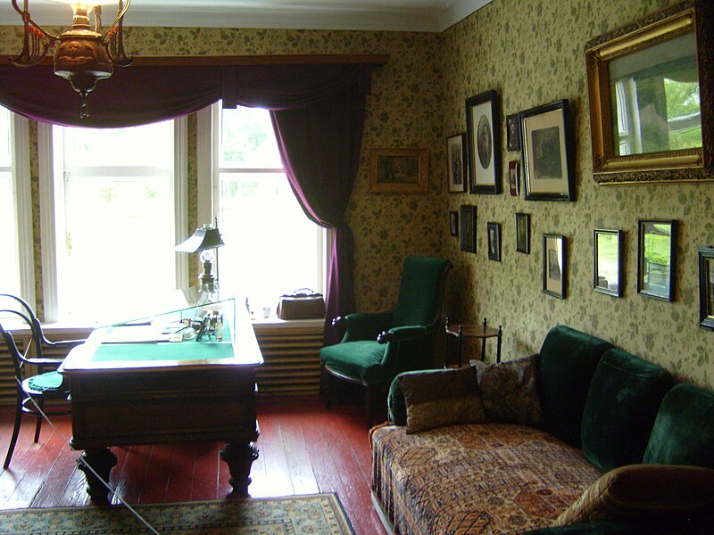 File:Chekhov's Study, Melnikovo.JPG