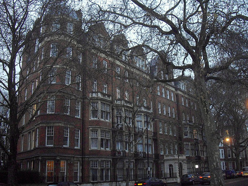 File:Chelsea Court, Embankment Gardens, London - geograph.org.uk - 2205229.jpg