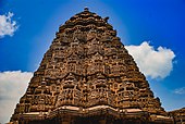 The ornate tower with interim kalasa. ChennaKesava Temple , Somnathpura - Ornated Vimana.jpg