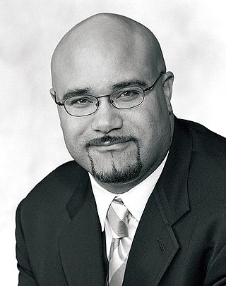 <span class="mw-page-title-main">Chris Zorich</span> American football player and administrator (born 1969)