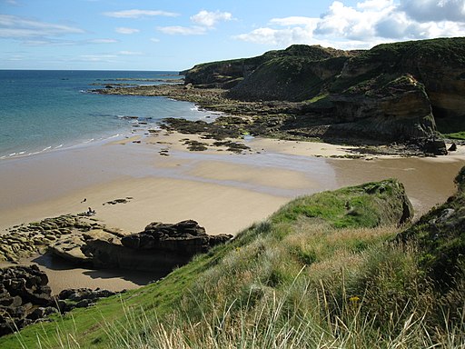 Clashach Cove - geograph.org.uk - 3128523