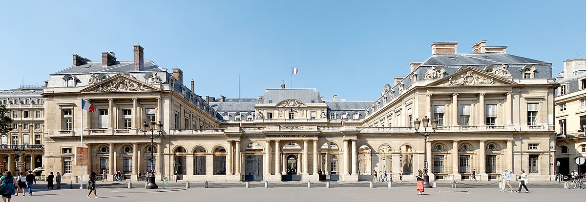 A Brief History of the Palais Royal in Paris