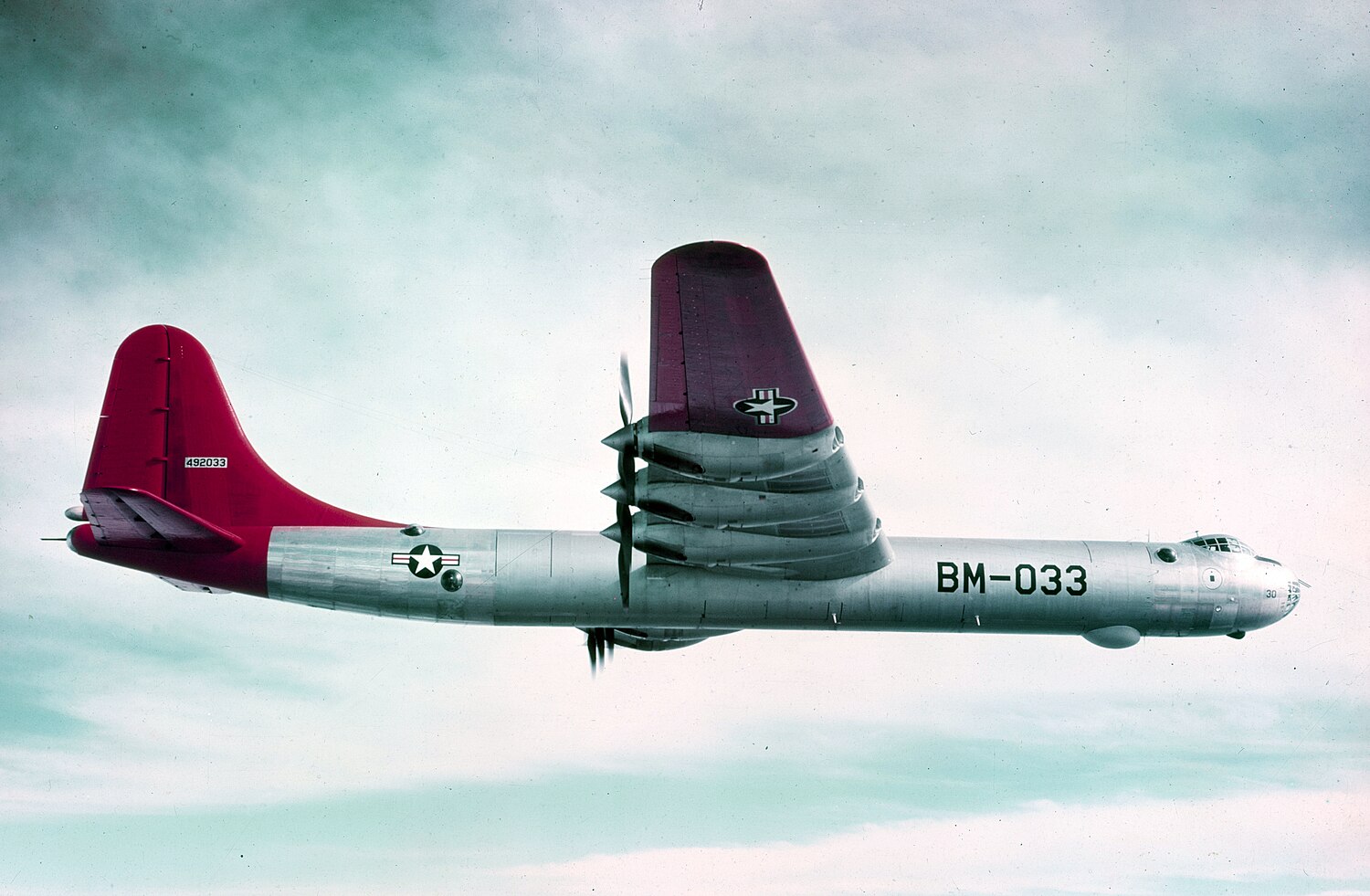 アメリカの爆撃機B-36  1/72モデル　全長68cm、全幅97cm