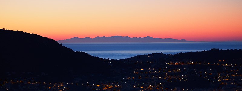 File:Corse vue de Nice.jpg