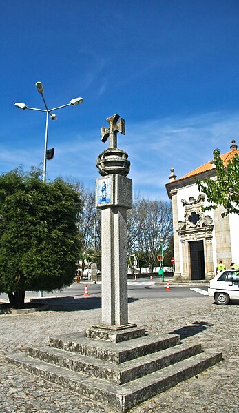 File:Cruzeiro de Tábua - Portugal (3435029911).jpg